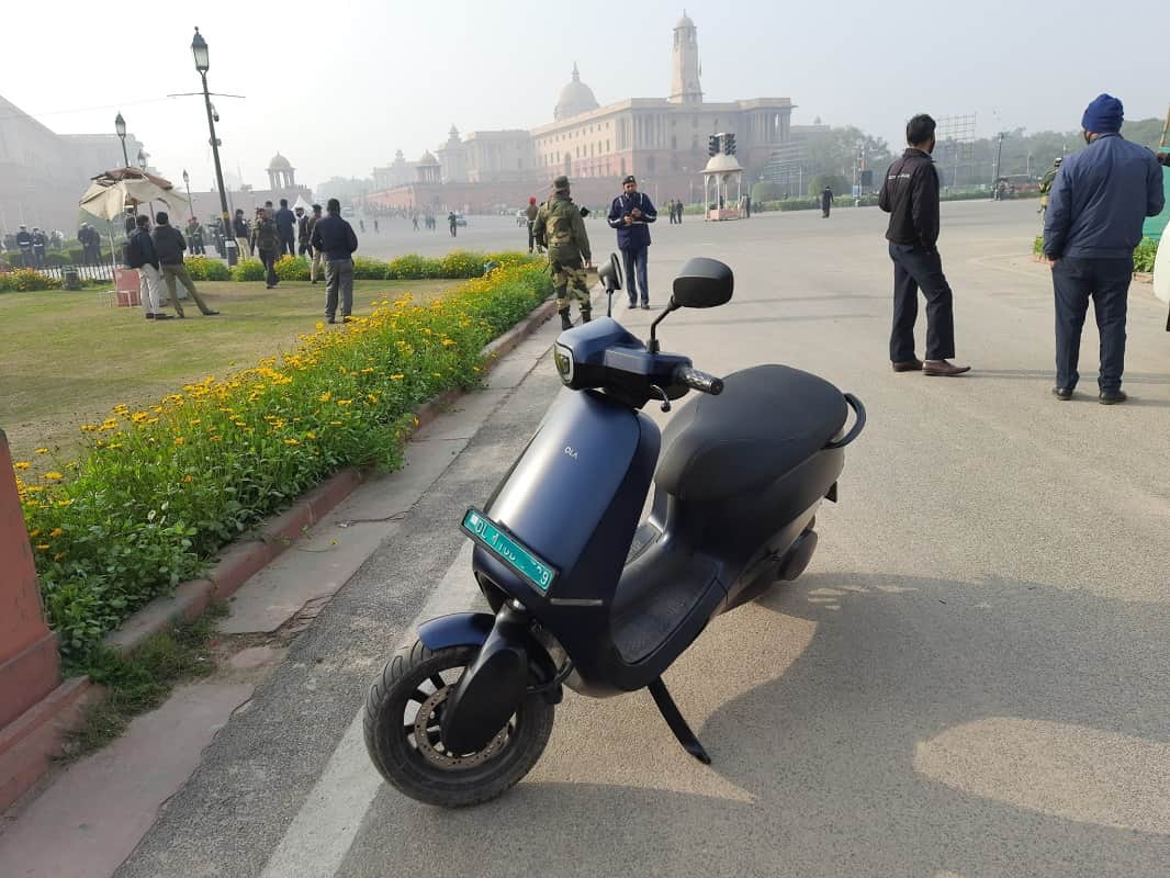 Ola Electric receives more than 10000 bookings for Ola S1 electric scooter on day one of purchase window