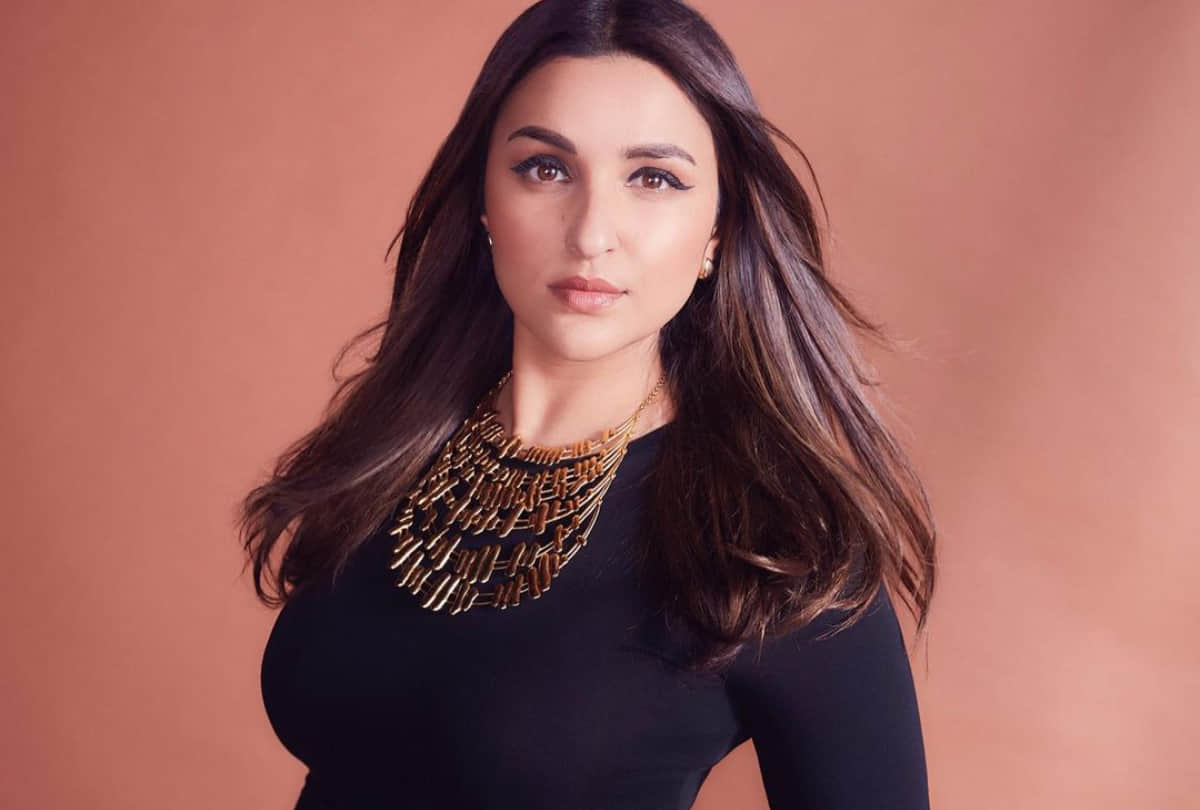 parineeti chopra look stunning in black masaba gupta lehenga and crop top