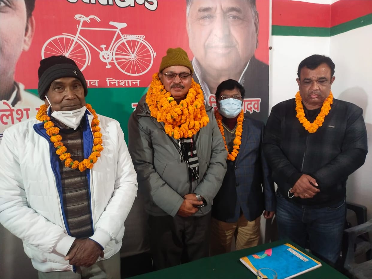 Dehradun: Former IFS Sanatan Sonkar left Congress and joined SP will contest from Jwalapur