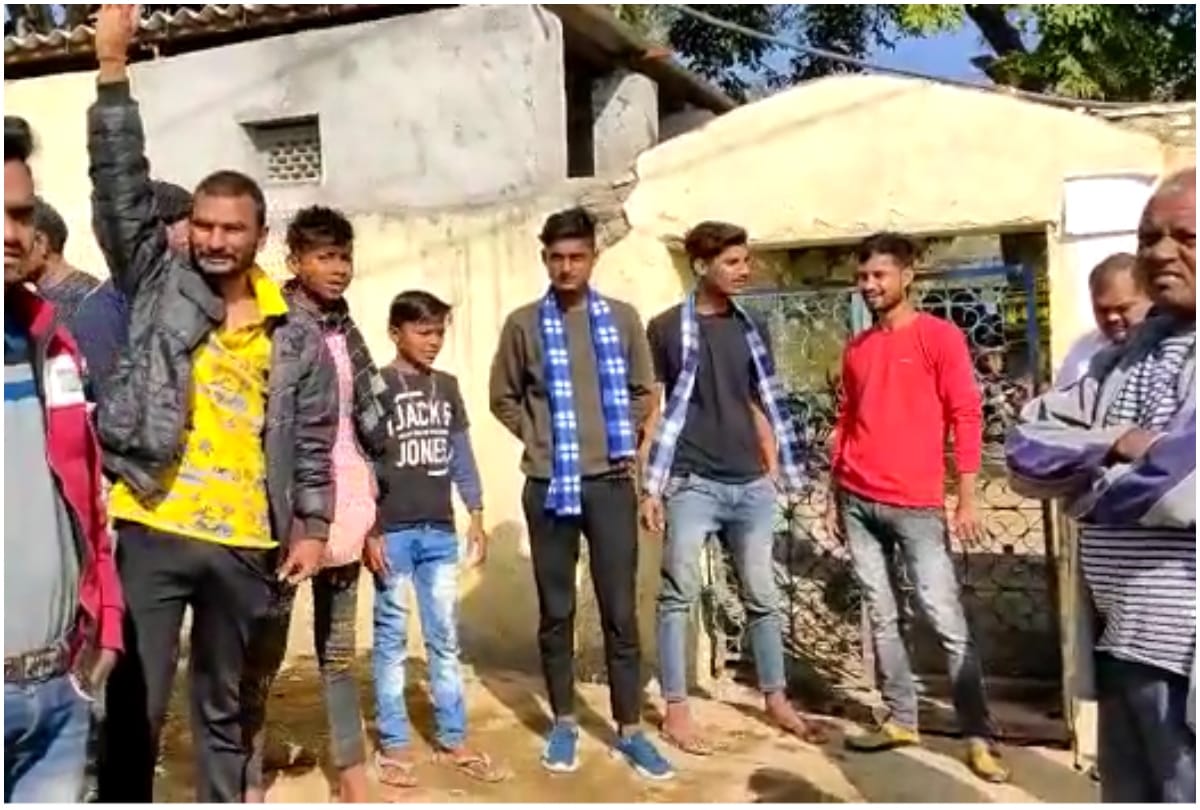 Teachers not reaching school on time in kota