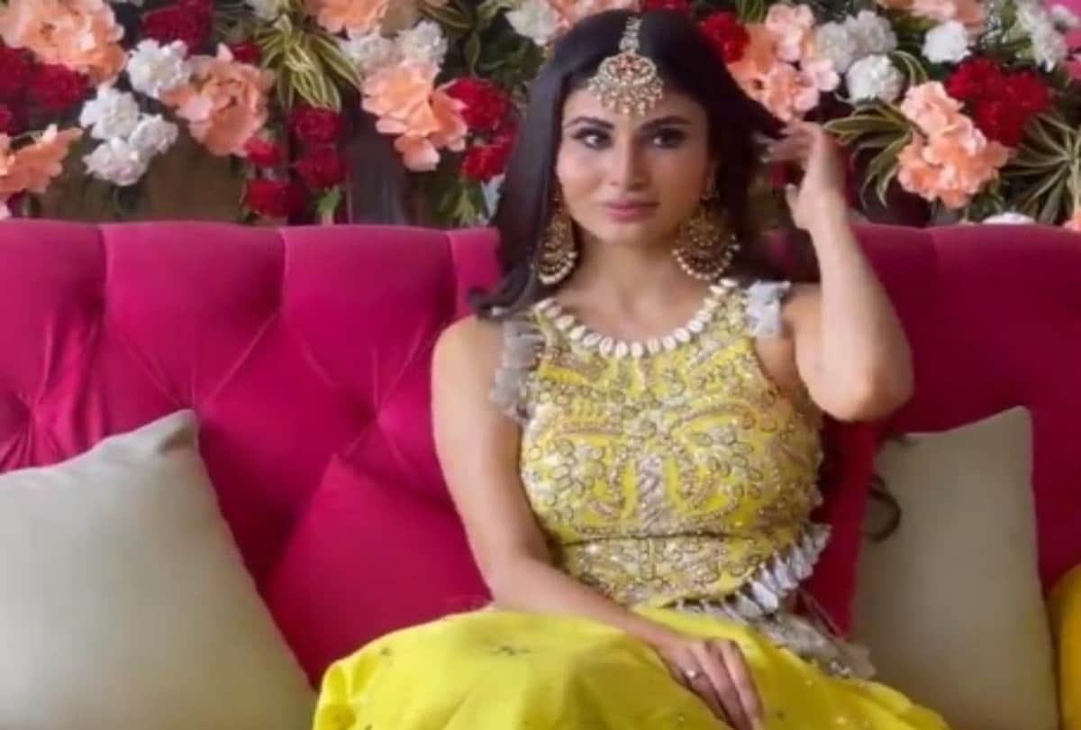 Mouni Roy Wedding: Footage of Mouni Roys haldi and mehendi surfaced on internet the actress is going to marry with boyfriend suraj nambiar on 27 january
