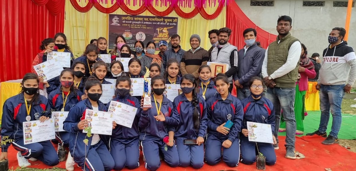AK public school team became champion
