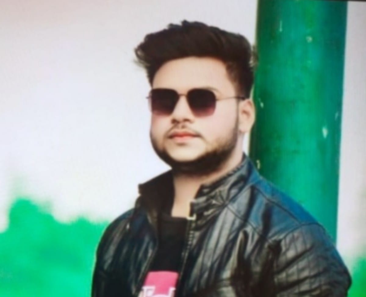 teacher son dead body found missing from two days accused arrested in encounter with police in azamgarh