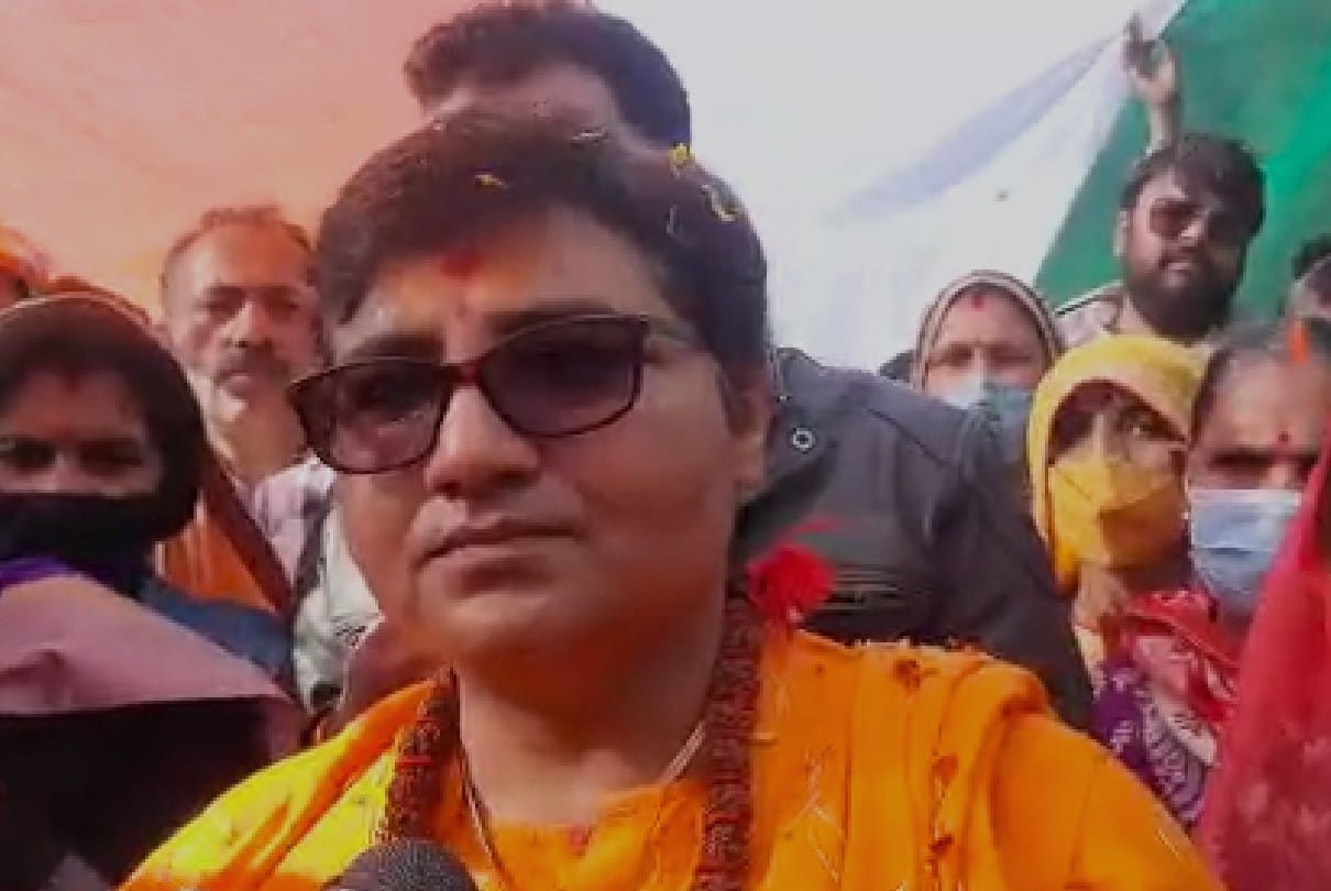 Madhya Pradesh: Pragya said good decision on Karnataka court's decision on hijab, Masood said will go to Supreme Court