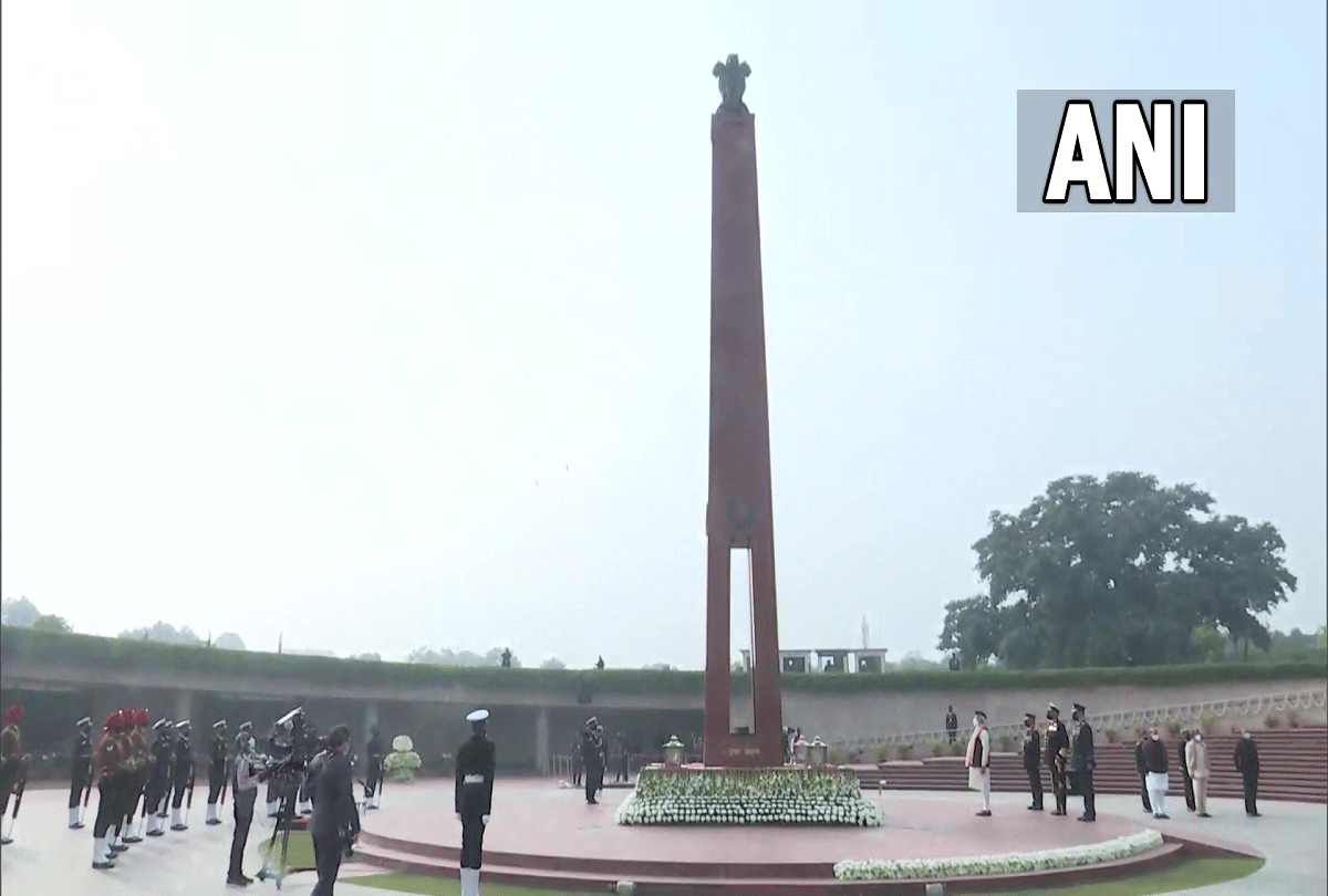 Republic Day 2022: Prime Minister Narendra Modi lays wreath at the National War Memorial