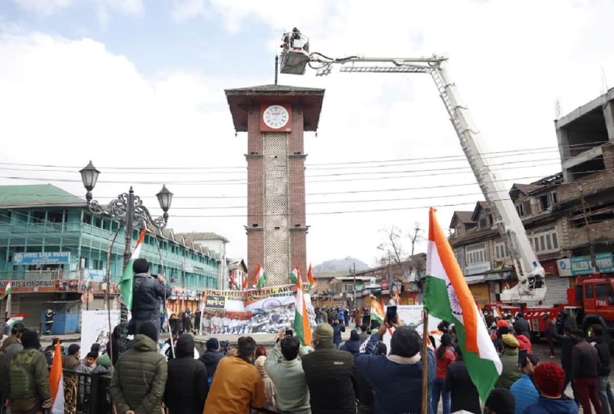 National flag hoisted at Lal Chowk in Srinagar for the first time after independence: Local youth challenged terrorists and their masters