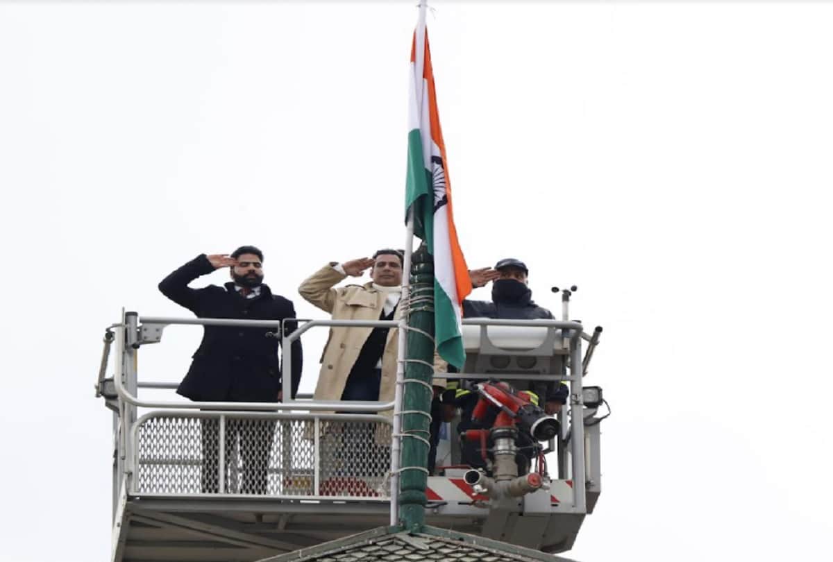 National flag hoisted at Lal Chowk in Srinagar for the first time after independence: Local youth challenged terrorists and their masters