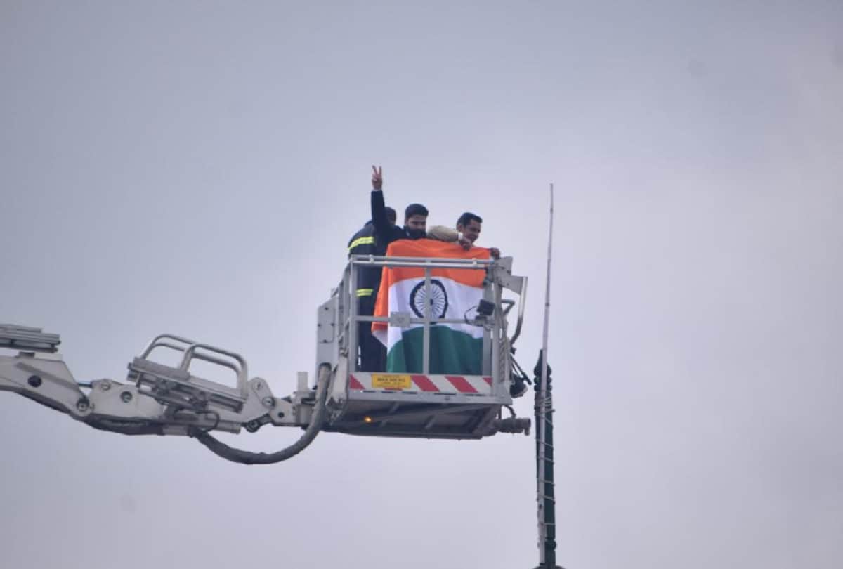 National flag hoisted above Ghanta Ghar at Lal Chowk, Srinagar