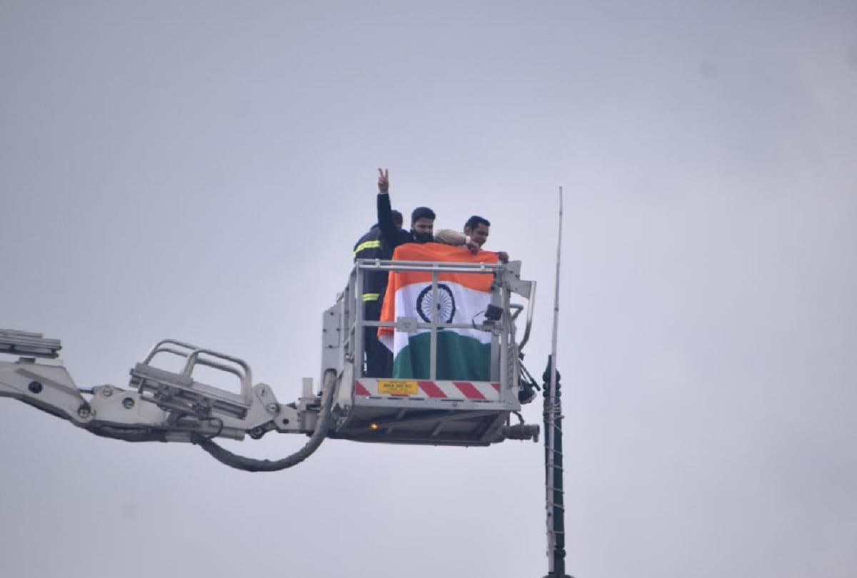 National flag hoisted above Ghanta Ghar at Lal Chowk, Srinagar