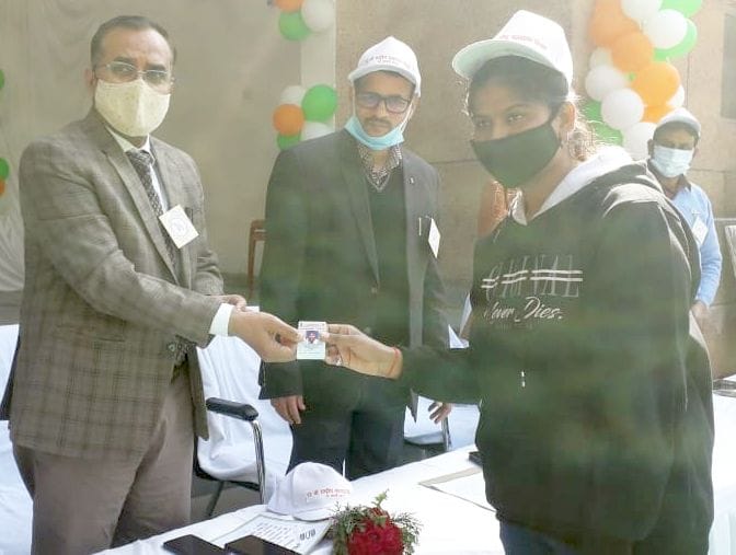 Voting strengthens the roots of democracy: DM