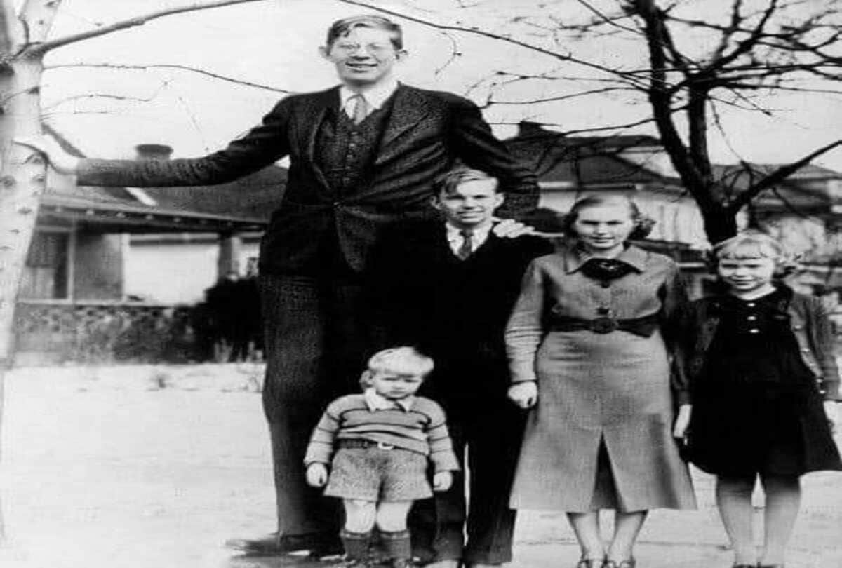 Interesting facts about Most tallest man history in the world know who was robert wadlow
