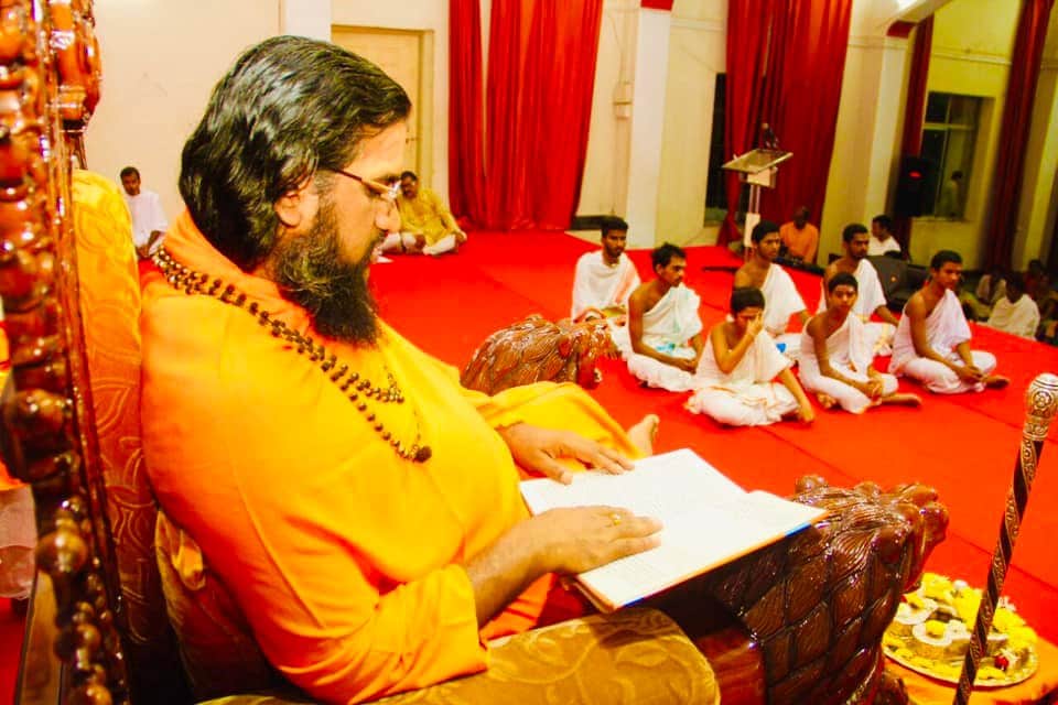 Sadguru Brahmesananda Acharya Swami honored with Padma Shri award know about him
