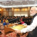 आईएएस अधिकारियों को संबोधित करते पीएम मोदी