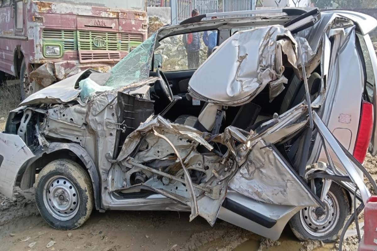 four died in an accident on delhi dehradun bypass in  meerut