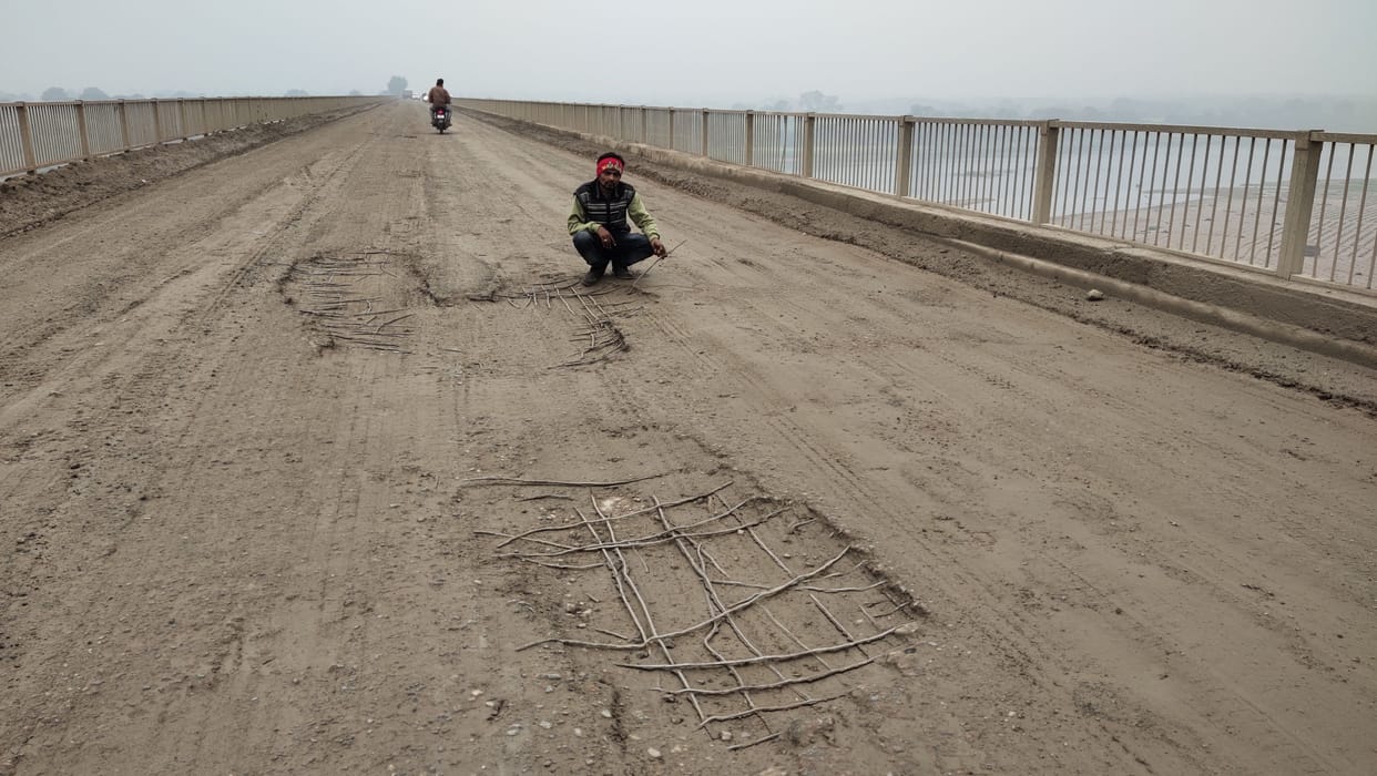 danger,river,highway,border,pool sampling