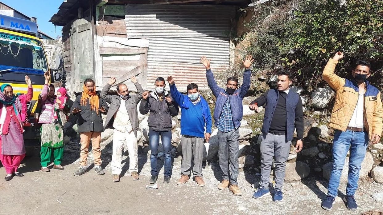 Power supply is stalled for eight days, people demonstrated
