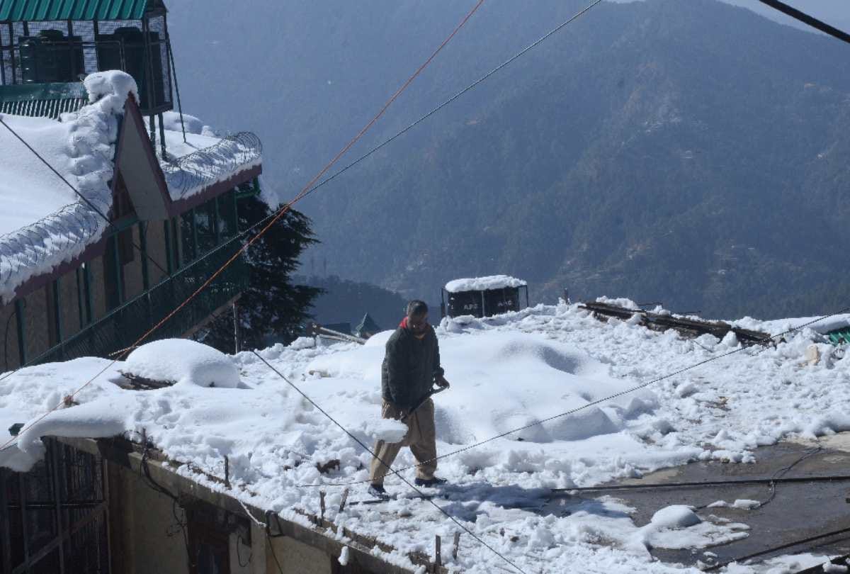 himachal weather update: Troubles persist, 299 roads and 81 power transformers still stalled in the state, see photos