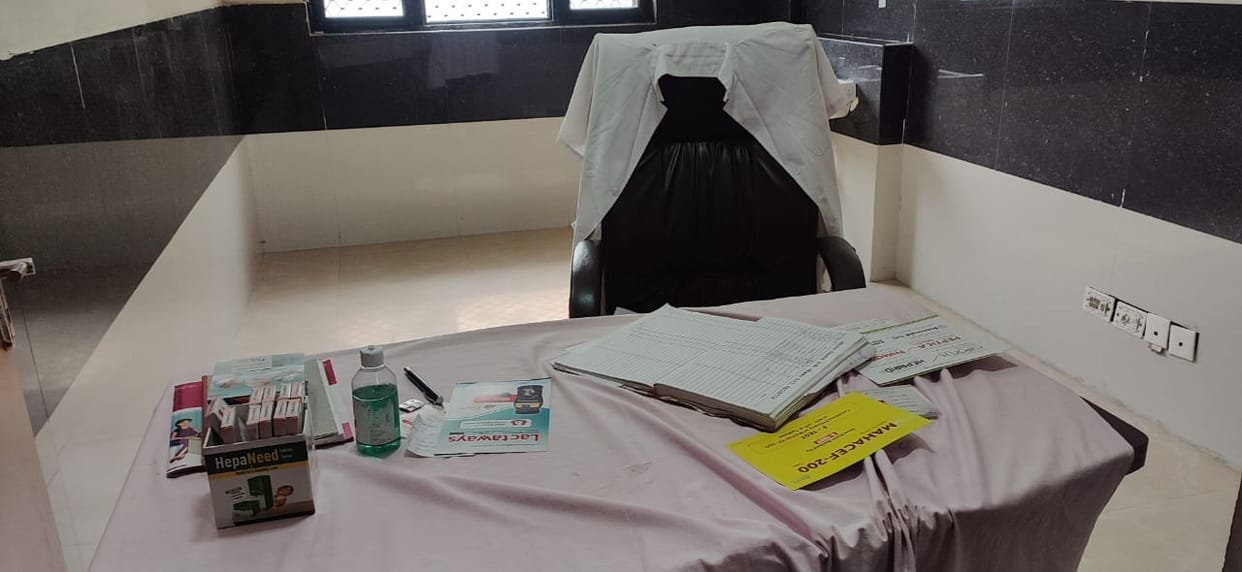 Outside medicines are written to patients in women's hospital