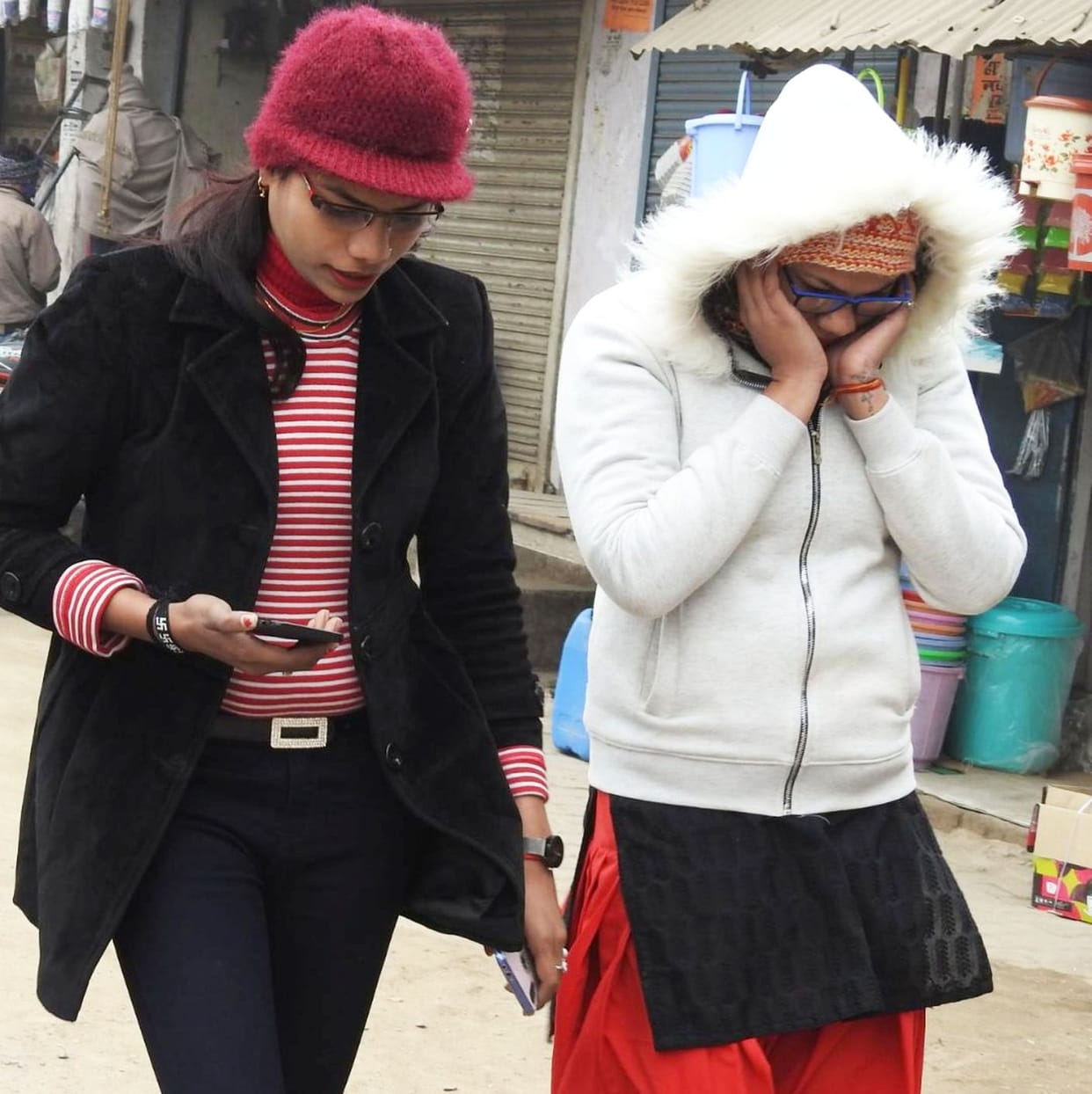 fathepur news,Outbreak of cold wave continued for the second day, people trembled