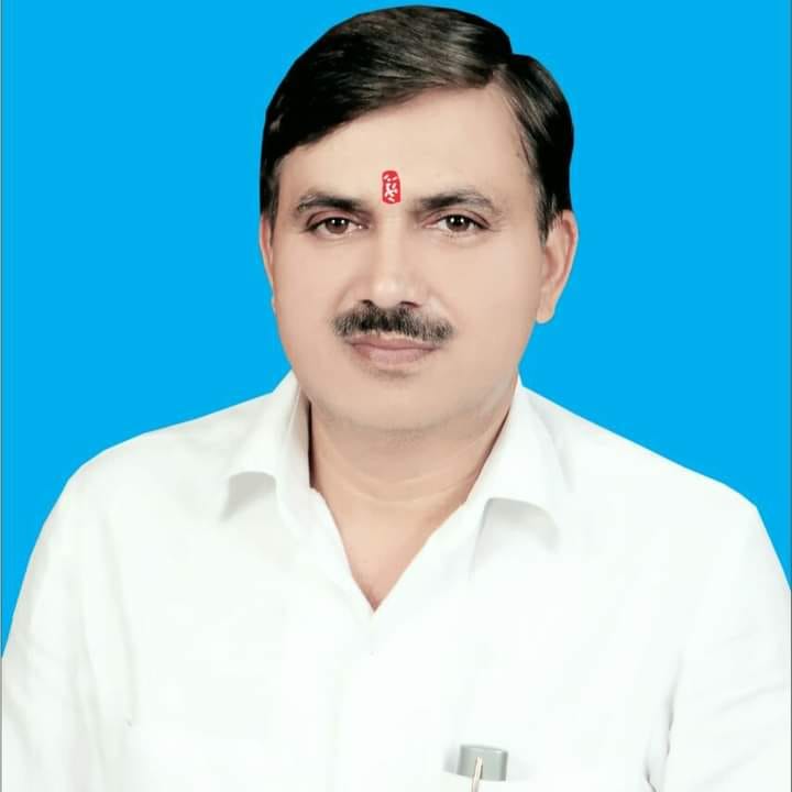 Kanpur: BJP candidate Suresh Awasthi is fond of weapons