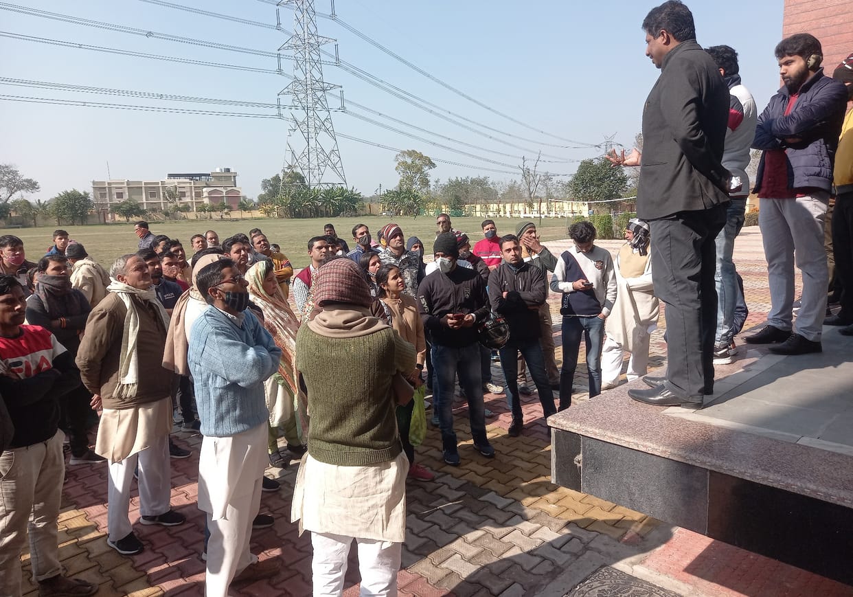 Parents' uproar over fee hike in mid-session