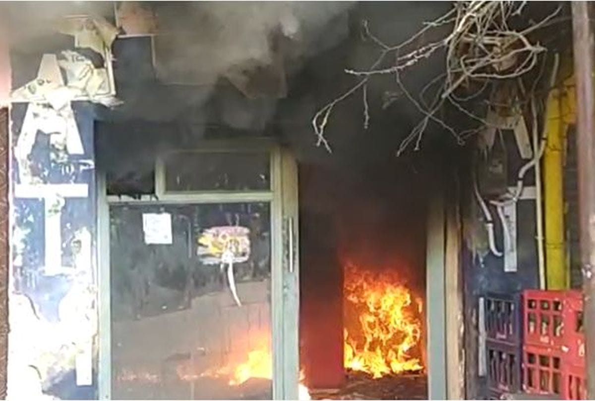 Fire broke out in ATM cabin due to short circuit in Etah
