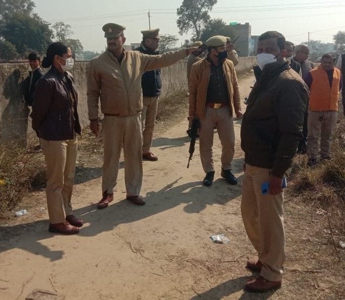 Hathras: Police engaged in search of those who shot the couple