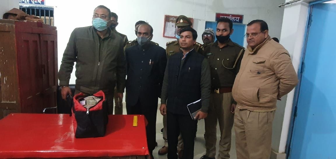 police,SDM,rupees,co,car