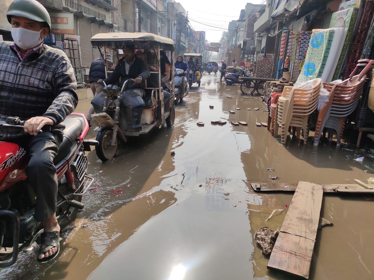 Waterlogging and water supply problems in Sarai Hakim