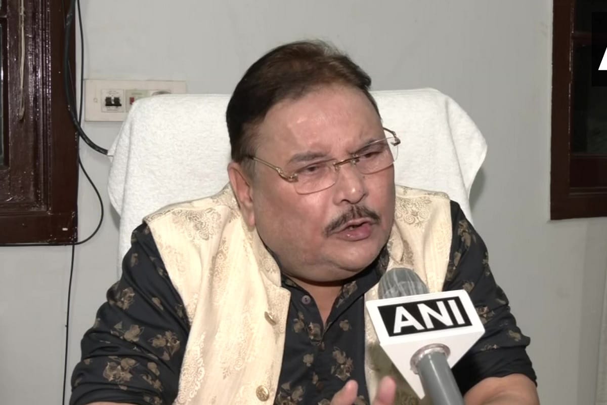 TMC leader Madan Mitra met with an accident at BT road after a lorry hit his bike in Kolkata news in Hindi