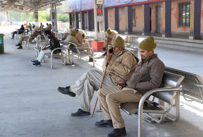 Railway NTPC: Police guarded the streets, so students started protesting in this way