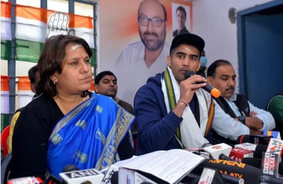 up election 2022 varanasi congress leader Supriya Shrinet and Olympian boxer Vijender Singh attack on bjp for vote on army jawans