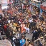 जनसंपर्क करते डिप्टी सीएम दिनेश शर्मा।