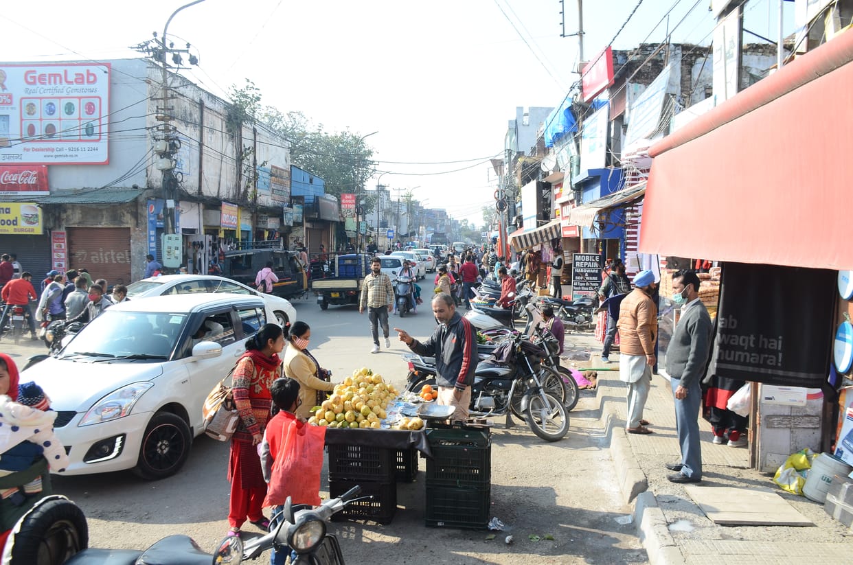 Weekend closure was not followed, market remained open