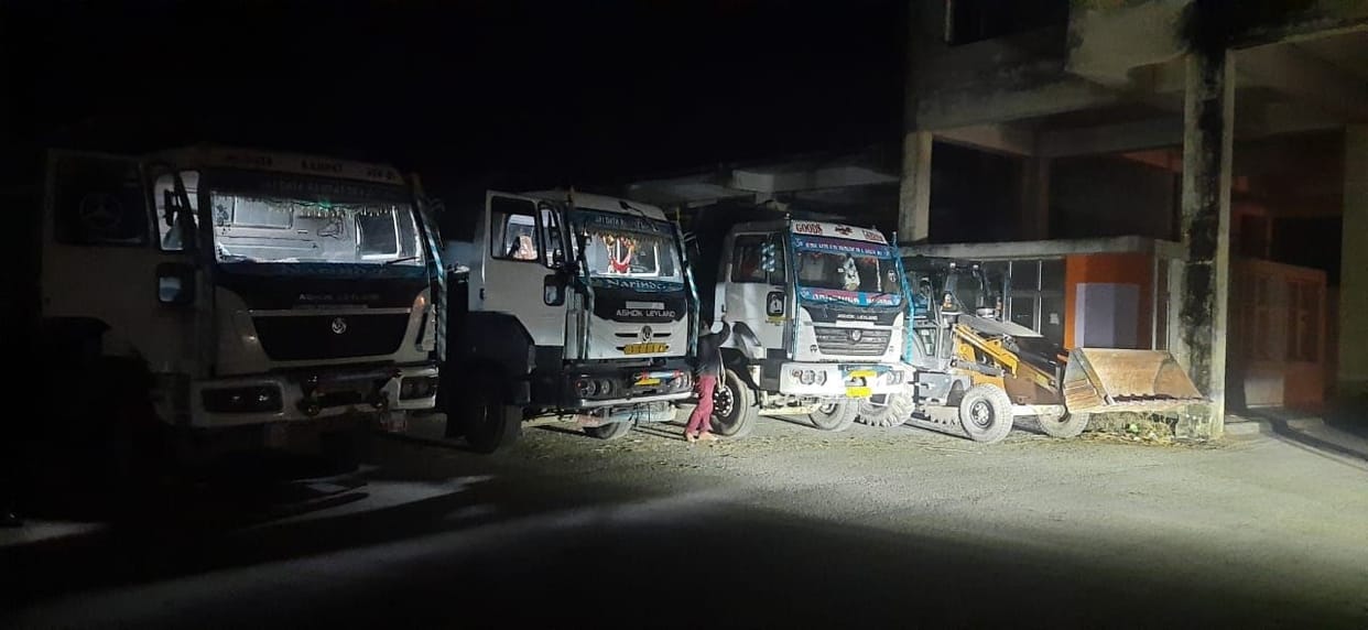 Police took action against illegal mining, seized many vehicles