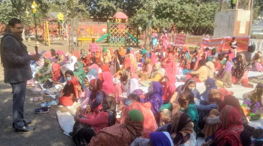 Anganwadi workers will take out a silent procession by tying a black band