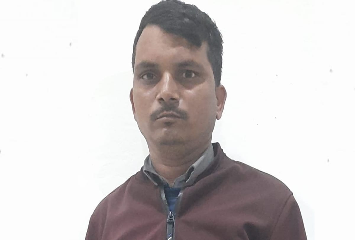 man arrested for doing fraud on the name OSD of UP CM.