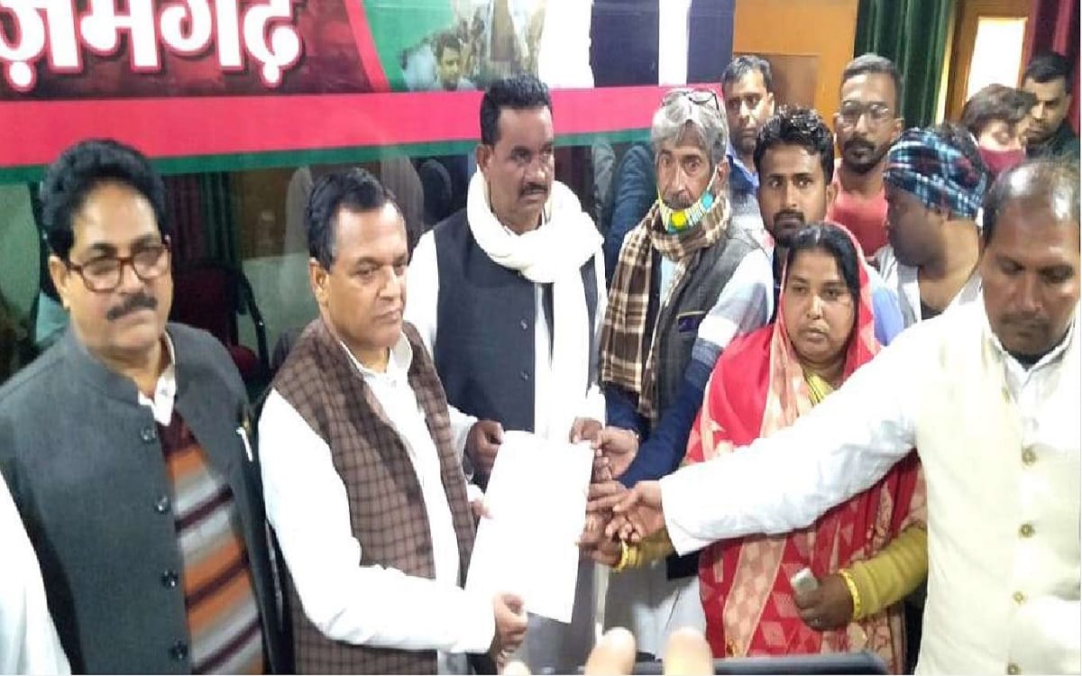 UP Election 2022 azamgarh phoolpur pawai  vidhan sabha ticket to Ramakant Yadav angry among samajwadi party workers resignation