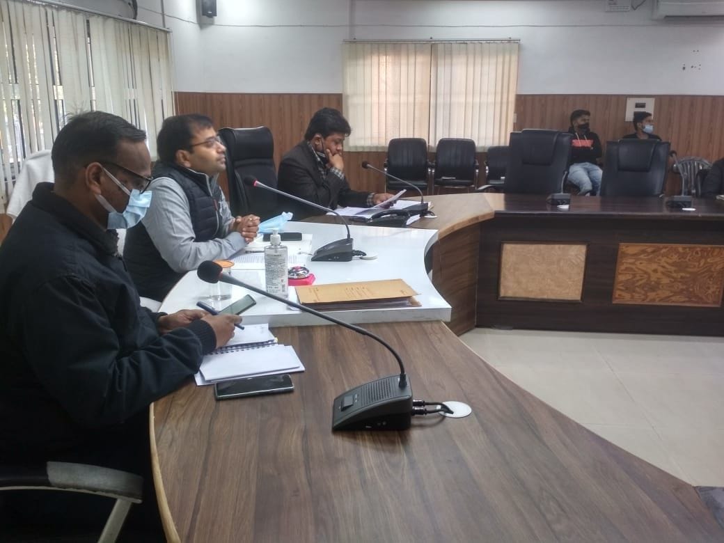 Hathras: Instruct the commission to inform the representatives of political parties