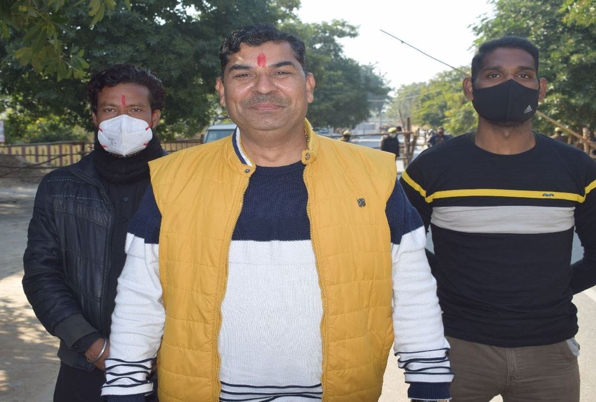 BSP candidate Ashok Kumar owns property worth more than five crores in mainpuri