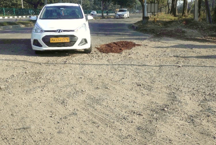 Condition of Roads in Chandigarh are not good