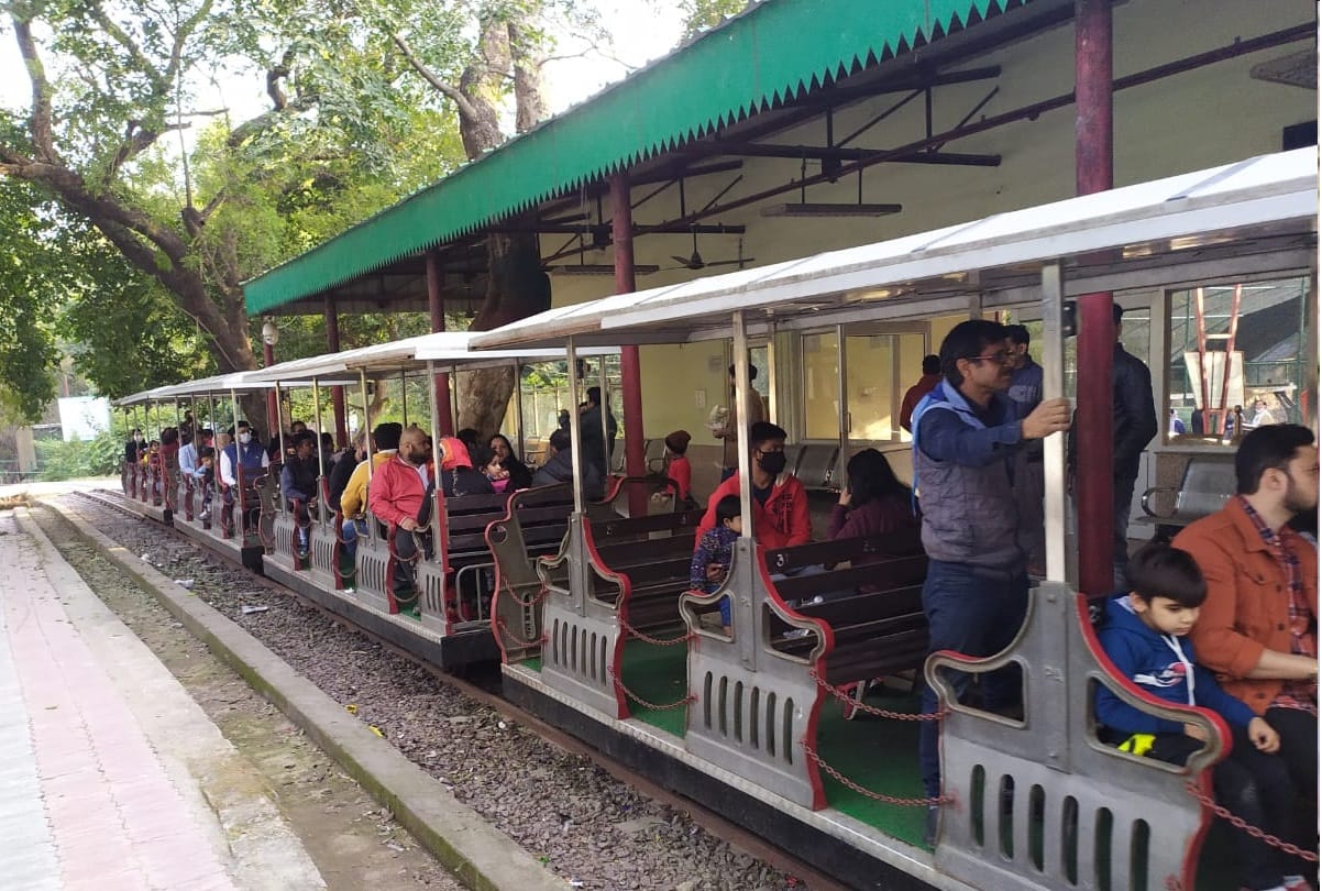 Kanpur zoo After seven months CNG children train ran on track