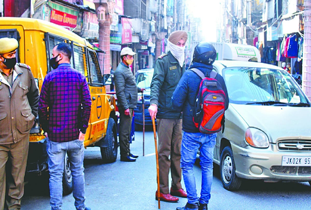 Corona infection: Weekly restrictions strictly enforced in Jammu and Srinagar, all shops of non-essential goods closed