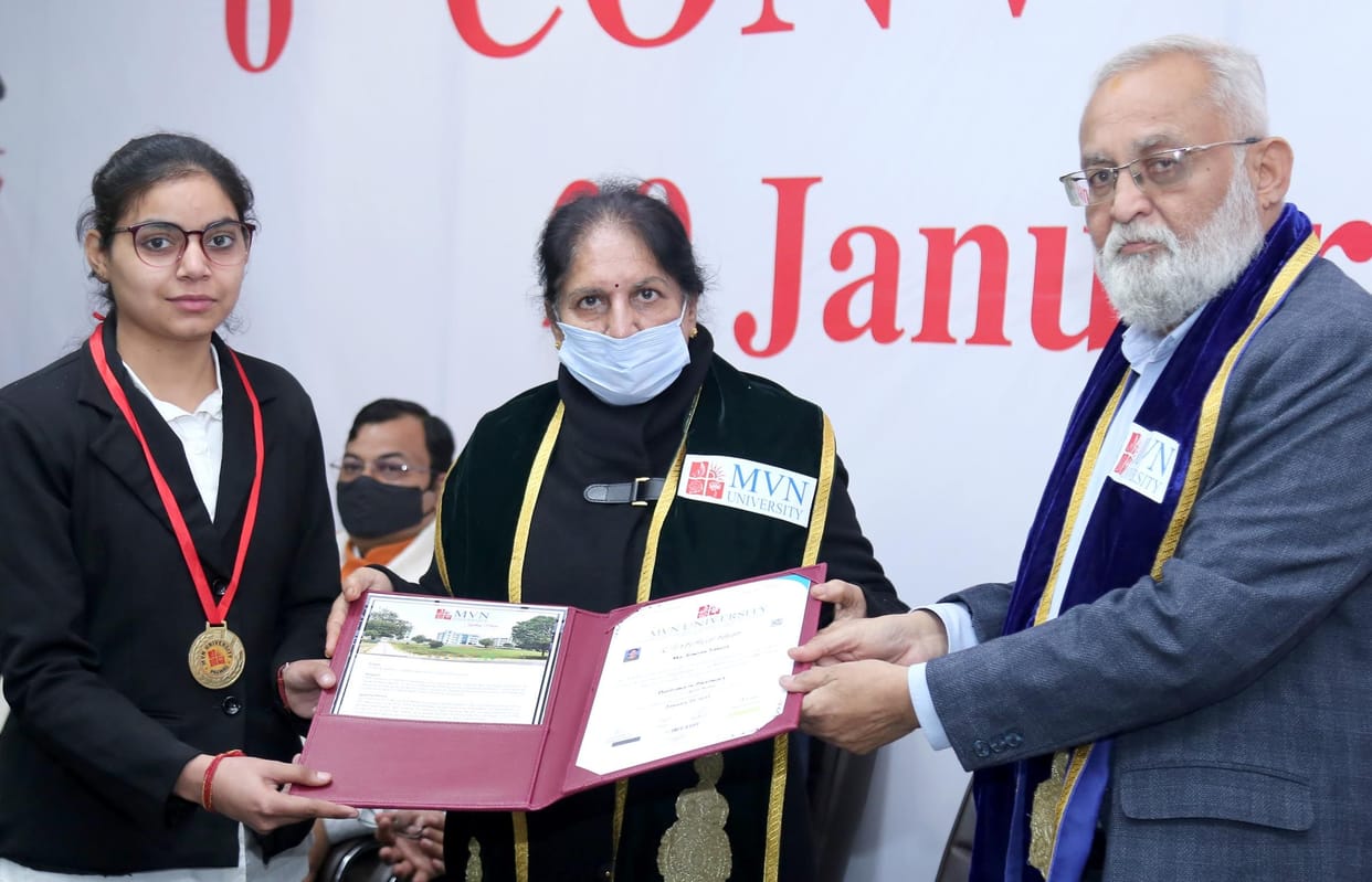 Gold medal to Aarti, Narendra and Simran for their excellent performance, convocation organized in MVN University