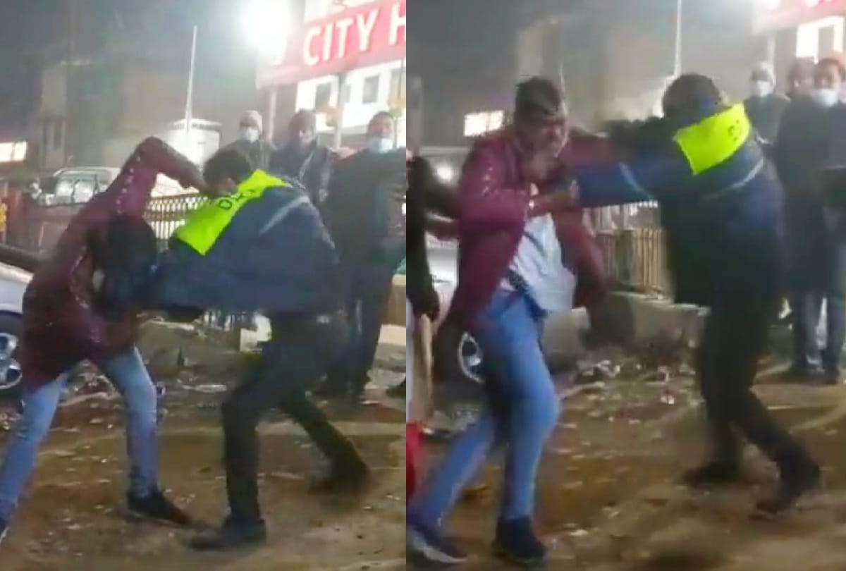 fight with attendant and guard outside hospital in Gorakhpur