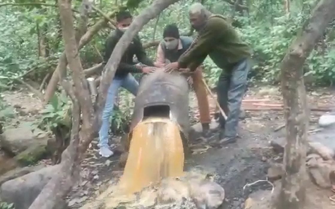 11 liquor kilns destroyed in the forests of Khara, Lai and Toka