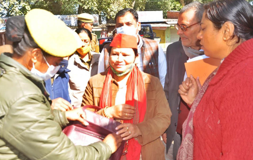 Nomination begins with Kiran's leaflet of Samajwadi Party