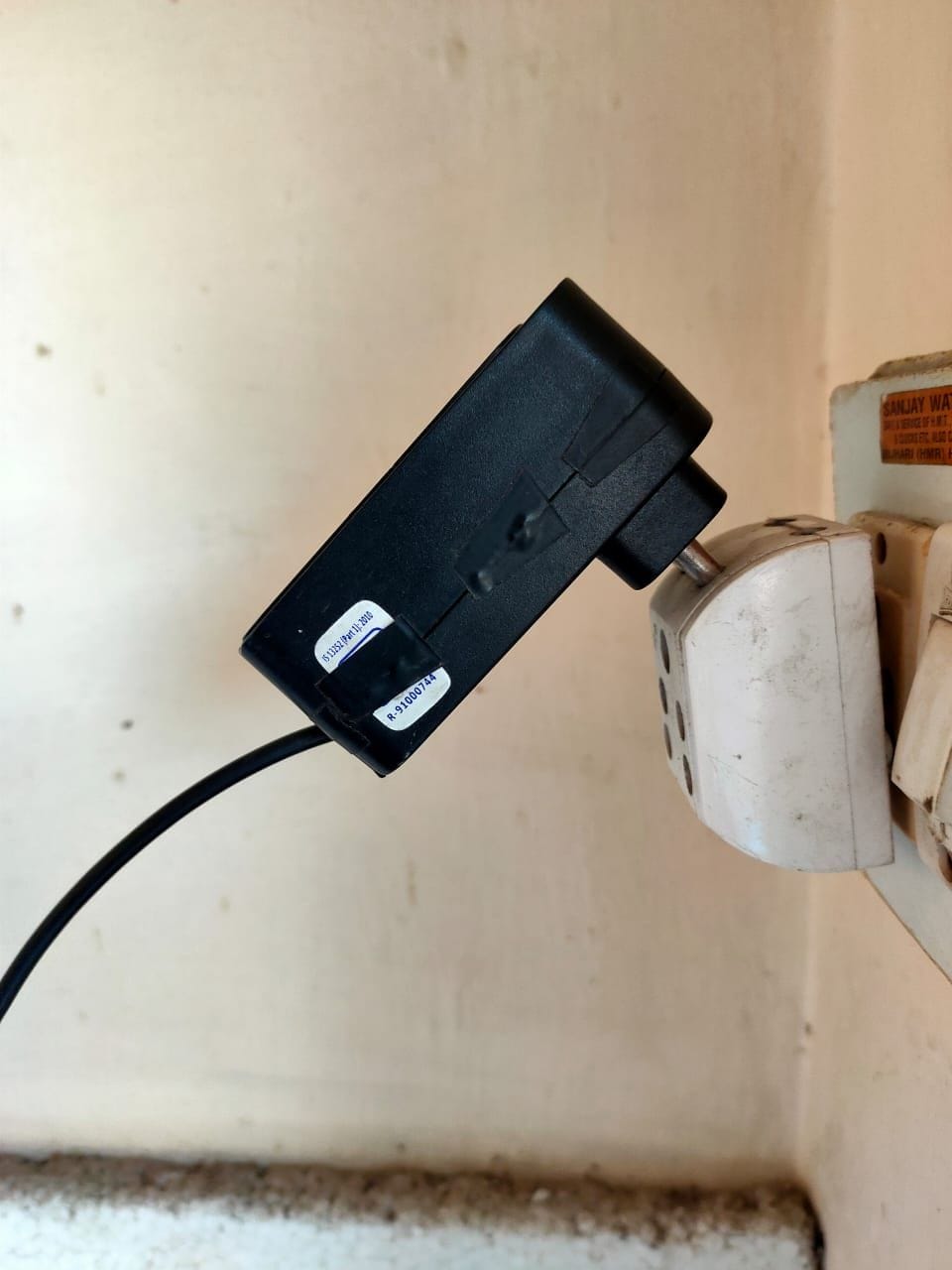 Dozens of equipment including photostat machine burnt due to increase in power voltage in Kohli