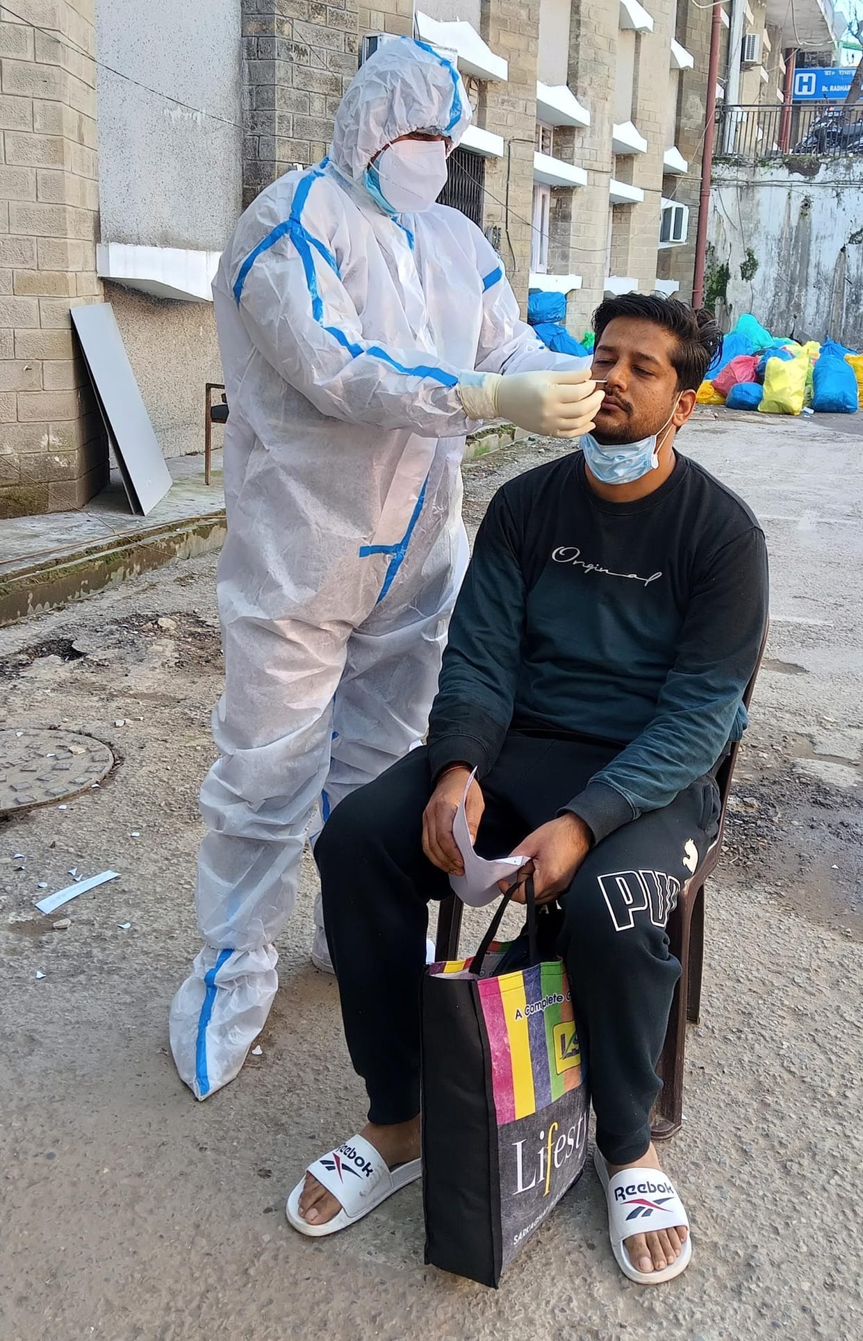 162 infected including medical college and Uhl's doctor
