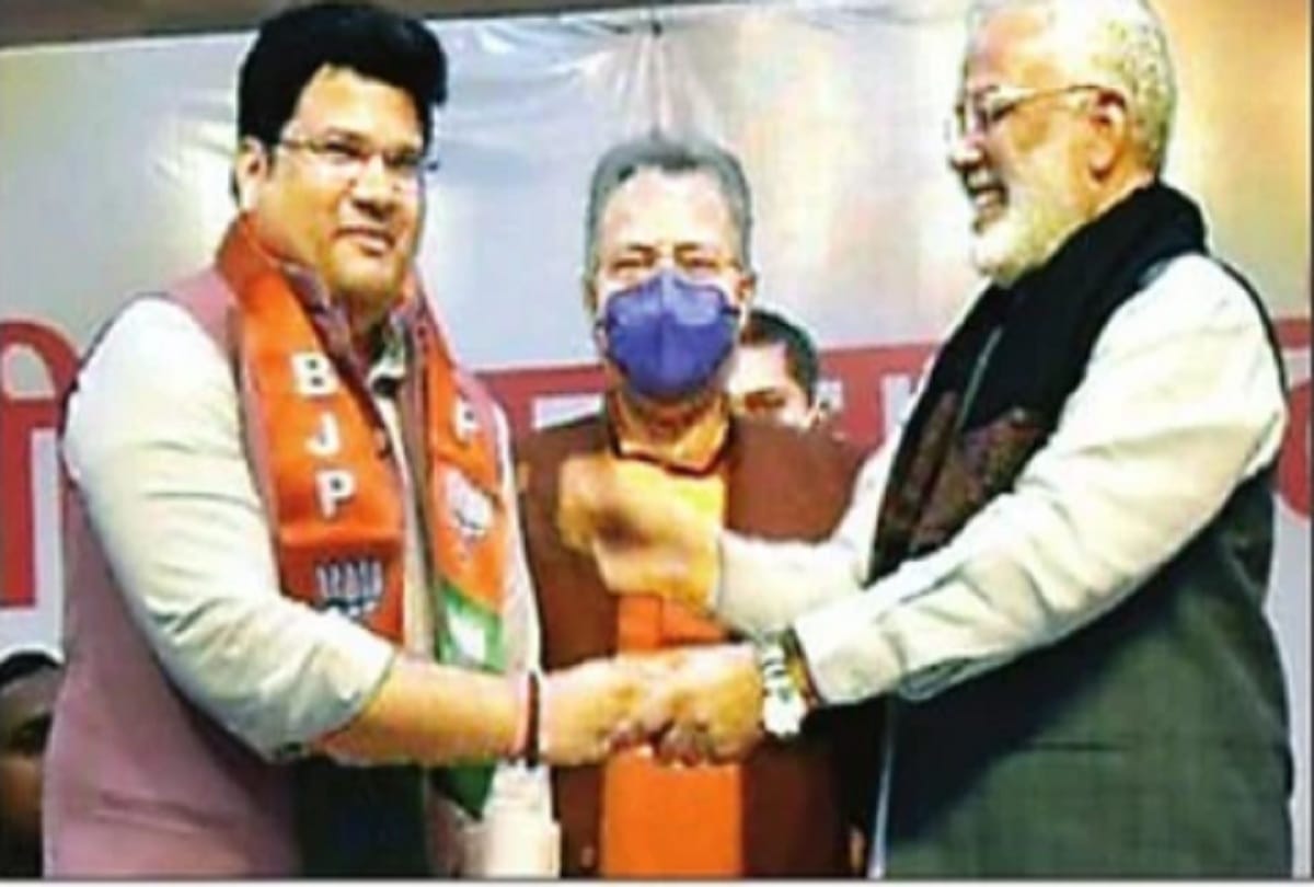 uttar pradesh election 2022 Rajya Sabha member Sukh Ram son Mohit joins BJP